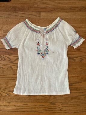 Vintage Greek White Floral Embroidered Peasant Top